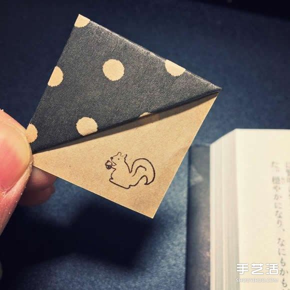 自帶夾頁功能的個(gè)性書簽的折法圖解教程 -  rpnrmr.com