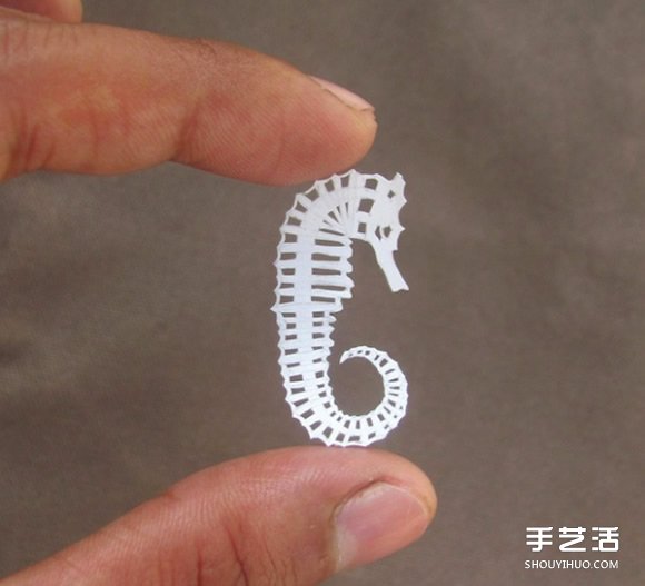 精致到令人驚嘆的剪紙藝術(shù) 連羽毛都能躍然紙上 -  rpnrmr.com
