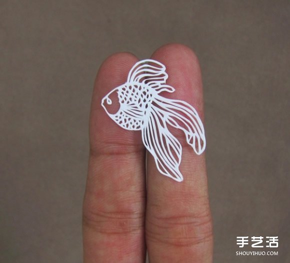 精致到令人驚嘆的剪紙藝術(shù) 連羽毛都能躍然紙上 -  rpnrmr.com