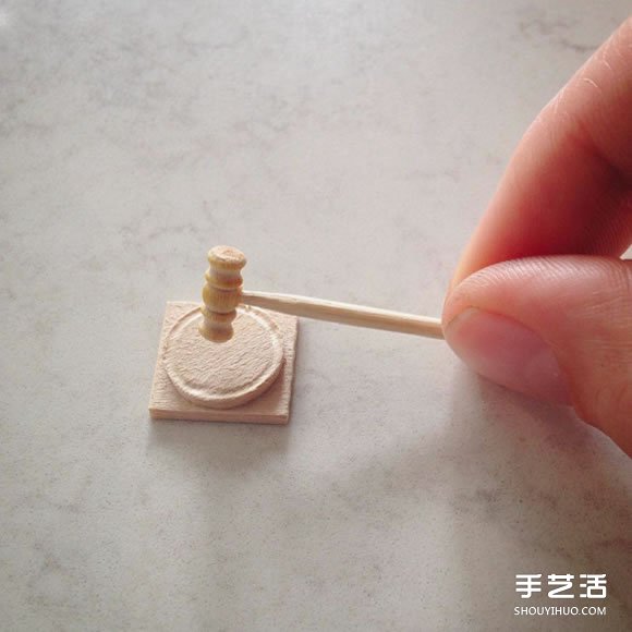 她辭退律師工作 只為完成制作微型家具的夢想 -  rpnrmr.com