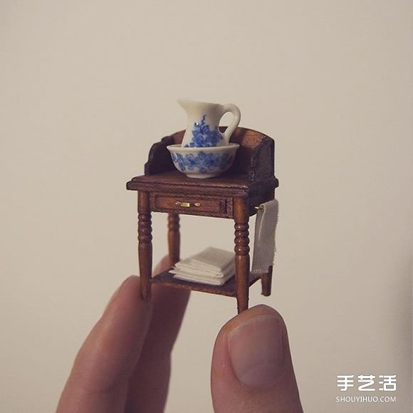 她辭退律師工作 只為完成制作微型家具的夢想 -  rpnrmr.com