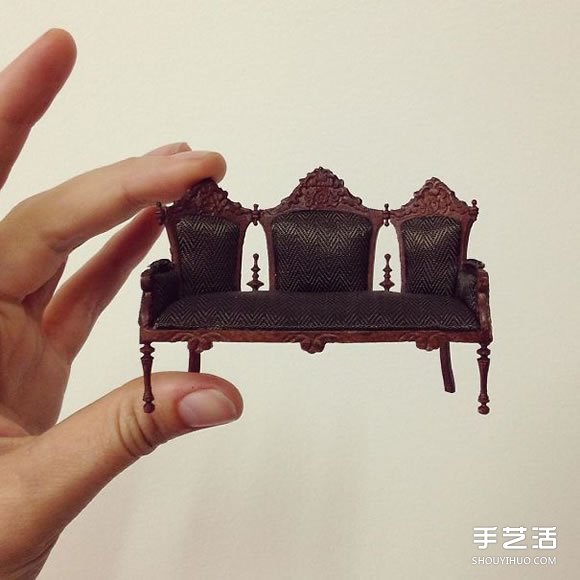 她辭退律師工作 只為完成制作微型家具的夢想 -  rpnrmr.com