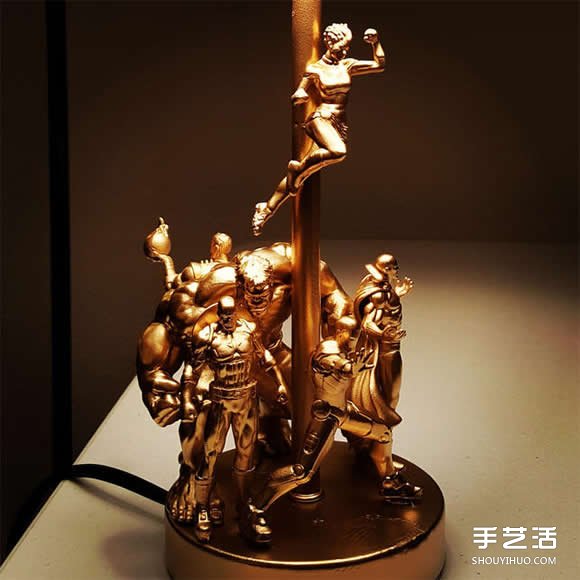 利用超級(jí)英雄公仔DIY金色霸氣的超級(jí)英雄臺(tái)燈 -  rpnrmr.com