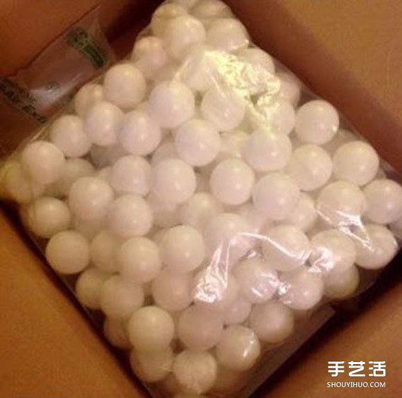 破掉的乒乓球廢物利用DIY制作節(jié)日裝飾燈帶 -  rpnrmr.com