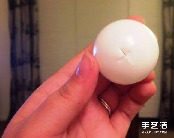 破掉的乒乓球廢物利用DIY制作節(jié)日裝飾燈帶 -  rpnrmr.com