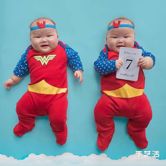 8 個月大的當紅明星 早產(chǎn)孿生姐妹花攝影照片 -  rpnrmr.com