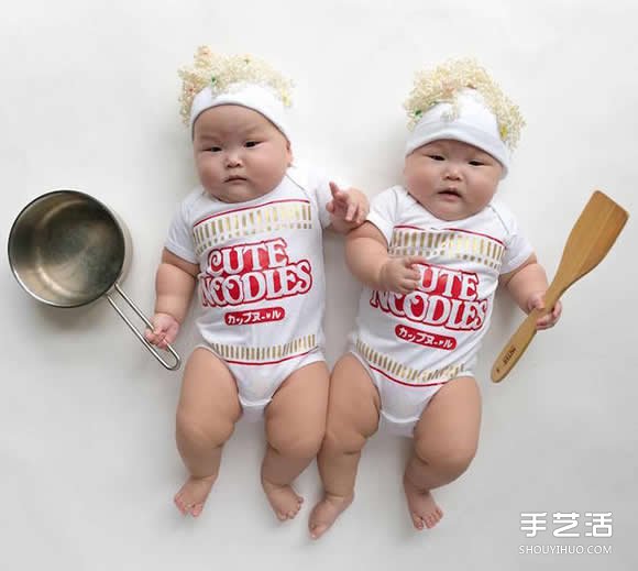 8 個月大的當紅明星 早產(chǎn)孿生姐妹花攝影照片 -  rpnrmr.com