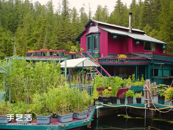 這對(duì)情侶花25年 打造了一座自給自足的小島 -  rpnrmr.com