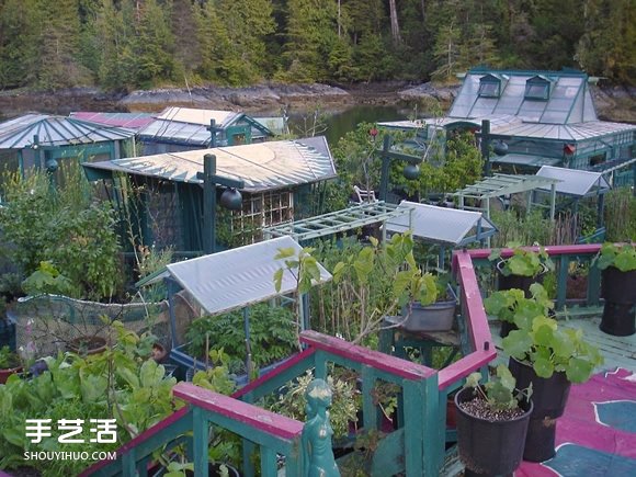 這對(duì)情侶花25年 打造了一座自給自足的小島 -  rpnrmr.com