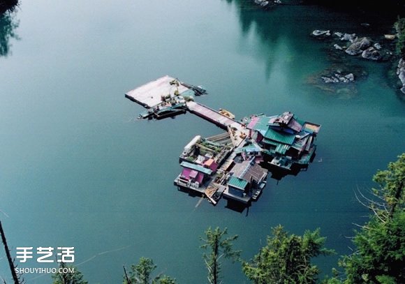 這對(duì)情侶花25年 打造了一座自給自足的小島 -  rpnrmr.com