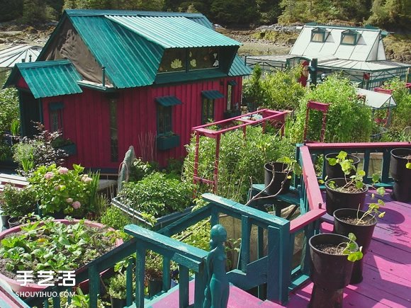 這對(duì)情侶花25年 打造了一座自給自足的小島 -  rpnrmr.com