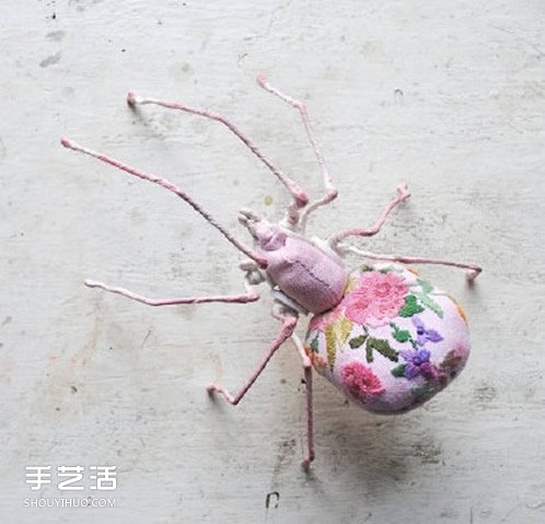 英國男子“女紅”作品 廢舊布料縫制出的動物 -  rpnrmr.com