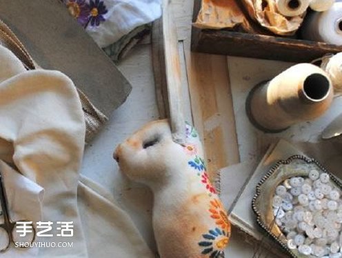 英國男子“女紅”作品 廢舊布料縫制出的動物 -  rpnrmr.com