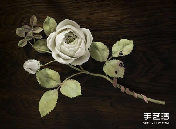 優(yōu)雅素麗的瓷花雕塑 展現(xiàn)奼紫嫣紅的花花世界 -  rpnrmr.com