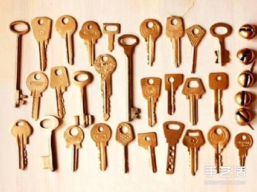廢棄鑰匙DIY風(fēng)鈴的教程 鑰匙風(fēng)鈴串珠制作方法 -  rpnrmr.com