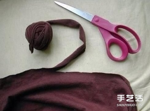 舊T恤編織地毯的方法步驟 漂亮的圓形地毯DIY -  rpnrmr.com