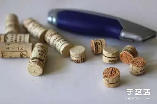 紅酒瓶塞廢物利用手工制作杯墊餐盤墊的方法 -  rpnrmr.com