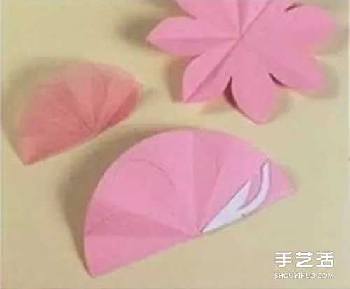 蓮花燭臺的制作方法 剪紙制作蓮花燭臺圖解 -  rpnrmr.com