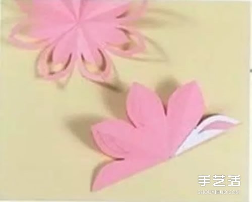 蓮花燭臺的制作方法 剪紙制作蓮花燭臺圖解 -  rpnrmr.com