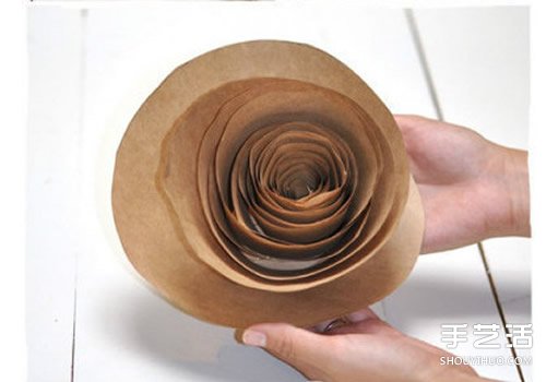 牛皮紙剪紙制作玫瑰花的教程 可作為漂亮墻飾 -  rpnrmr.com