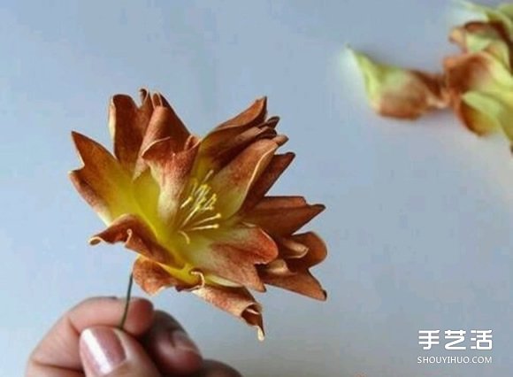 如何用海綿紙做花 海綿紙制作花朵的詳細(xì)步驟 -  rpnrmr.com