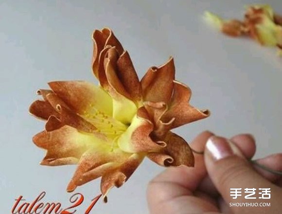 如何用海綿紙做花 海綿紙制作花朵的詳細(xì)步驟 -  rpnrmr.com
