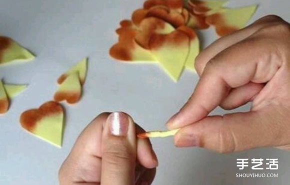 如何用海綿紙做花 海綿紙制作花朵的詳細(xì)步驟 -  rpnrmr.com