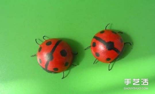 簡(jiǎn)單幼兒小手工：乒乓球制作七星瓢蟲的方法 -  rpnrmr.com