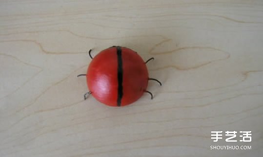 簡(jiǎn)單幼兒小手工：乒乓球制作七星瓢蟲的方法 -  rpnrmr.com
