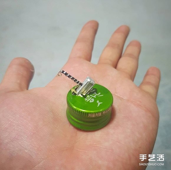 瓶蓋鋼鐵俠手工制作 手超巧的金屬瓶蓋DIY -  rpnrmr.com