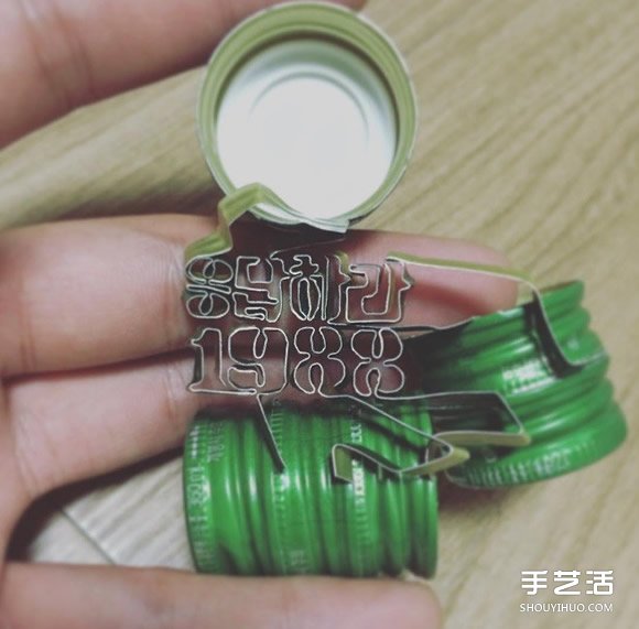 瓶蓋鋼鐵俠手工制作 手超巧的金屬瓶蓋DIY -  rpnrmr.com