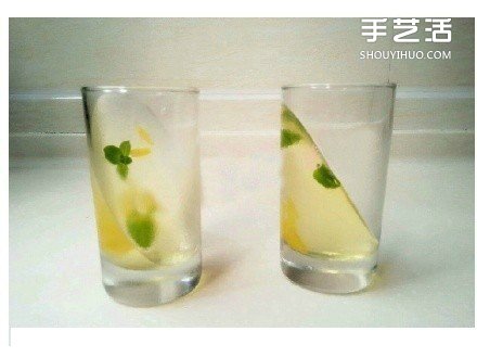 簡(jiǎn)單又好喝的蜂蜜檸檬果凍佐芒果酸奶的做法 -  rpnrmr.com