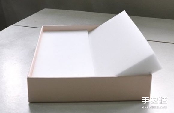 利用廢棄鞋盒蓋子和海綿墊DIY制作首飾收納盒 -  rpnrmr.com