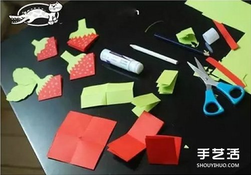 兒童折紙草莓的折法圖解 可以做墻飾或項鏈  -  rpnrmr.com