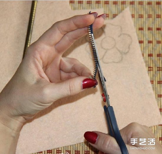 冷艷的羊毛氈花朵DIY 將毛氈和拉鏈合為一體 -  rpnrmr.com