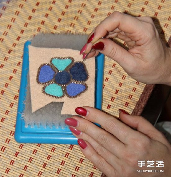 冷艷的羊毛氈花朵DIY 將毛氈和拉鏈合為一體 -  rpnrmr.com