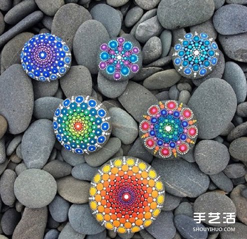 鵝卵石彩繪藝術(shù) 帶有民族風情的石頭畫藝術(shù)品 -  rpnrmr.com