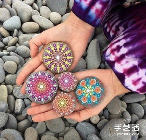 鵝卵石彩繪藝術(shù) 帶有民族風情的石頭畫藝術(shù)品 -  rpnrmr.com