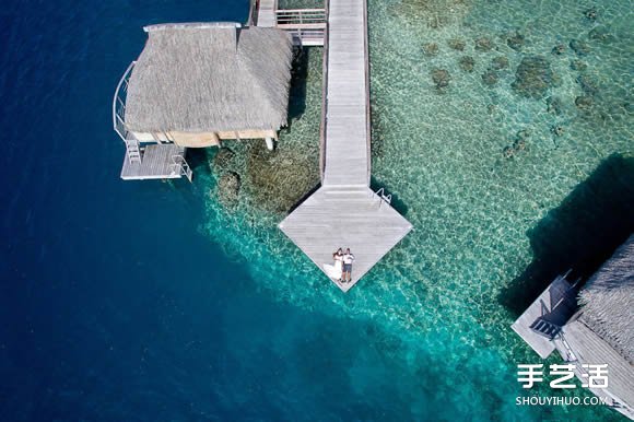 不用攝影師的婚紗照：徜徉于蔚藍(lán)的大海之中 -  rpnrmr.com