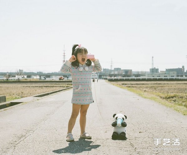 可愛小女孩攝影擺拍 簡單創(chuàng)意讓照片充滿趣味 -  rpnrmr.com