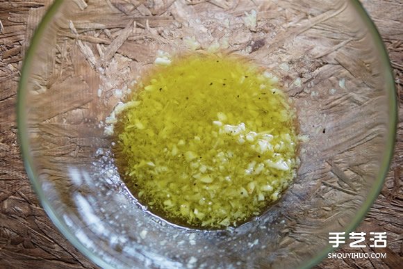 簡(jiǎn)易派對(duì)料理菜譜 焗烤手風(fēng)琴馬鈴薯的做法 -  rpnrmr.com