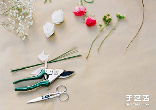 新娘花環(huán)頭飾制作方法 DIY新娘鮮花花環(huán)教程 -  rpnrmr.com