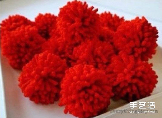 紅彤彤毛線球愛心的做法 手縫到抱枕做裝飾 -  rpnrmr.com