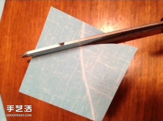 簡單又漂亮手工剪紙裝飾畫的做法圖解教程 -  rpnrmr.com
