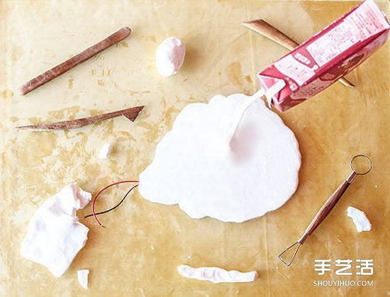 牛奶盒廢物利用DIY制作創(chuàng)意臺(tái)燈的方法步驟 -  rpnrmr.com