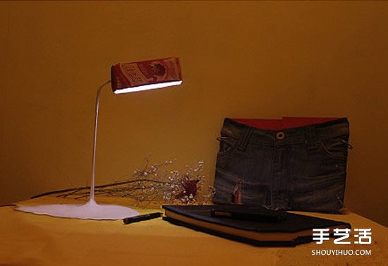 牛奶盒廢物利用DIY制作創(chuàng)意臺(tái)燈的方法步驟 -  rpnrmr.com