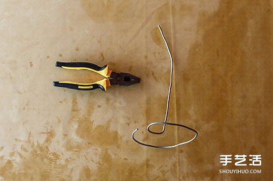 牛奶盒廢物利用DIY制作創(chuàng)意臺(tái)燈的方法步驟 -  rpnrmr.com