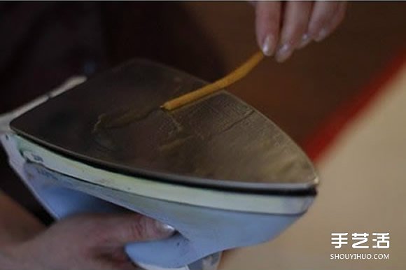 創(chuàng)意熨斗畫的畫法 把蠟筆融化后畫出漂亮圖案 -  rpnrmr.com