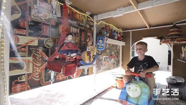 孫子嫌在家無聊 霸氣爺爺把后院改成迷你迪士尼 -  rpnrmr.com