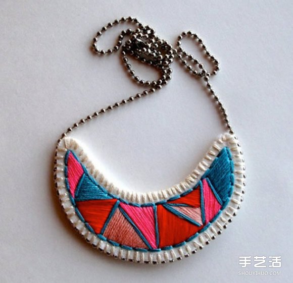 精美項(xiàng)鏈掛墜刺繡作品 手工刺繡掛飾圖片欣賞 -  rpnrmr.com
